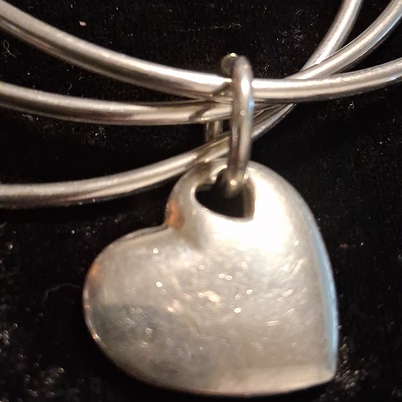 Tiffany & Co. Silver Heart Charm Bangle Bracelets. 925 Sterling Silver. - Picture 8 of 9